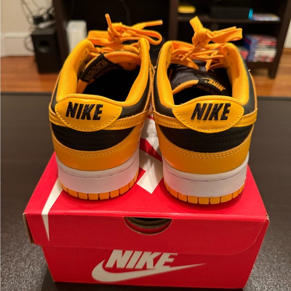 Black and Yellow Dunks Lo - Picture 2 of 5